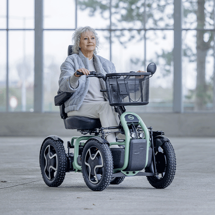 Sterling S800 Scooter by Scoozy