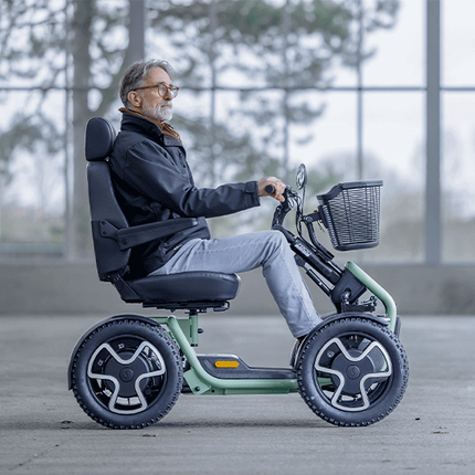 Sterling S800 Scooter by Scoozy